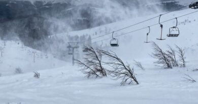 Gata cu schiatul: Pârtiile din Sinaia închise, din cauza vântului puternic