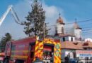 Trafic blocat pe DN1: Incendiu puternic la o biserică monument istoric din Prahova – 120 de persoane evacuate Trafic blocat pe DN1: Incendiu puternic la o biserică monument istoric din Prahova – 120 de persoane evacuate