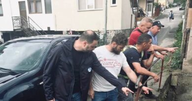 Hidro Prahova a găsit peștișorul auriu, ca să scoată Bușteniul din noroi: Toți șefii arată mocirla cu degetul, poate se sperie și pleacă. Mocirla, nu șefii Hidro Prahova a găsit peștișorul auriu, ca să scoată Bușteniul din noroi: Toți șefii arată mocirla cu degetul, poate se sperie și pleacă. Mocirla, nu șefii